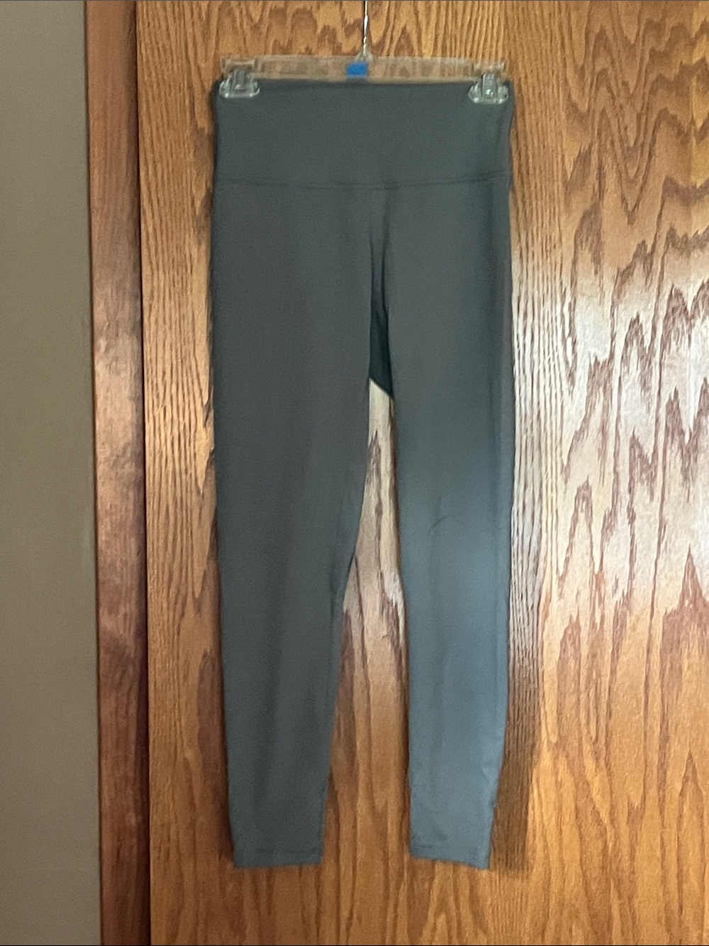 High-Rise Women's Performance Leggings in sage green